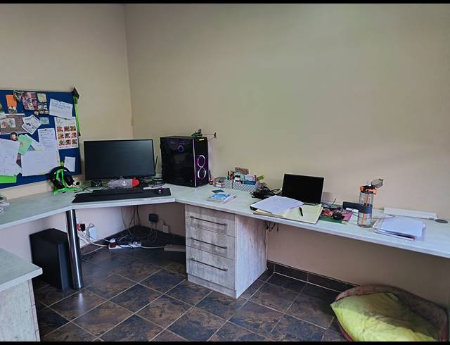 3 BEDROOM HOUSE FOR SALE IN GOLF PARK